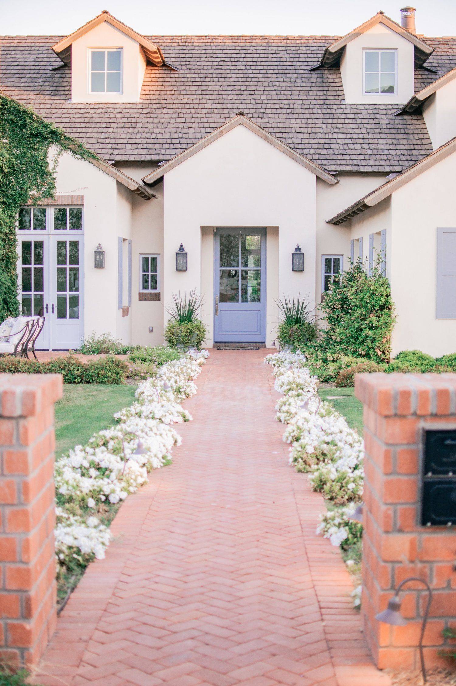 Awesome Farmhouse Backyard Landscaping Ideas