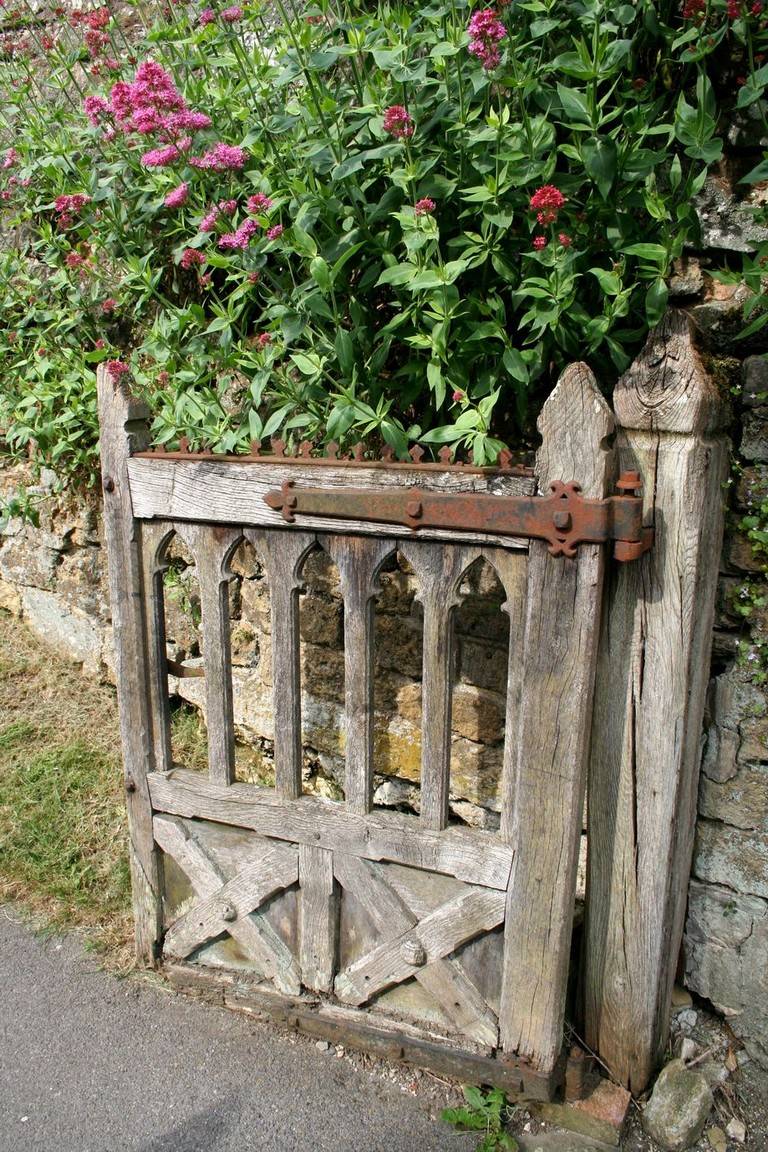Awesome Rustic Wooden Garden Gates