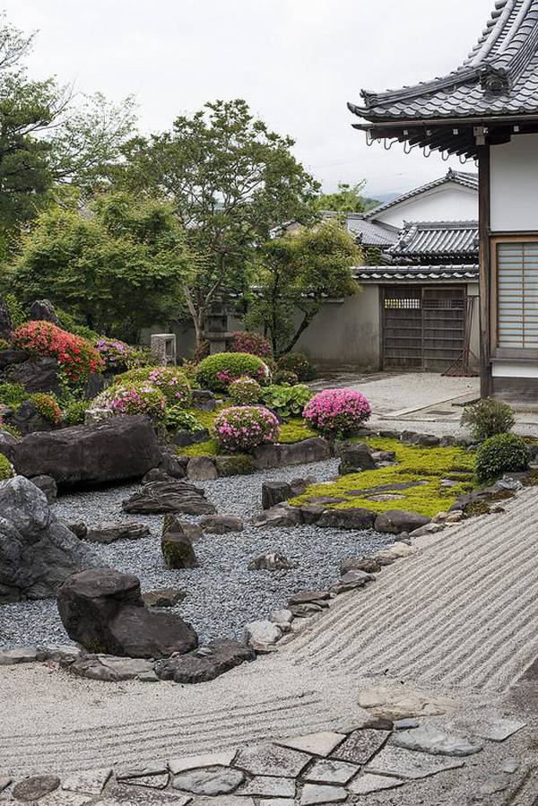 Japaneseinspired Courtyard