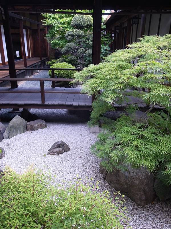 Zen Courtyard Modern Japanese Garden