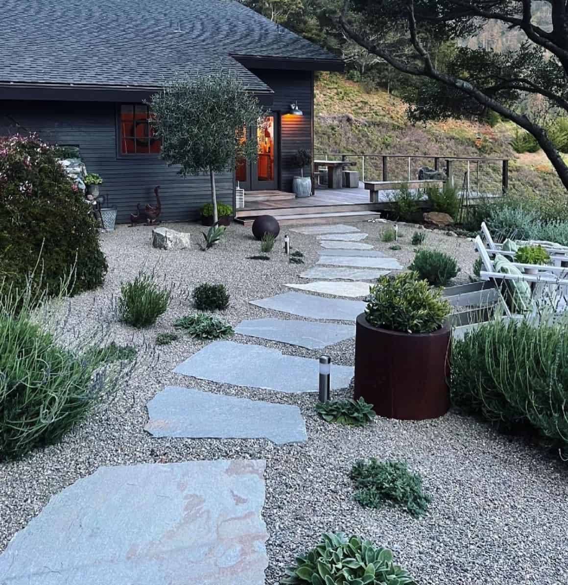 Very Creative And Inspiring Garden Stone Pathway Ideas