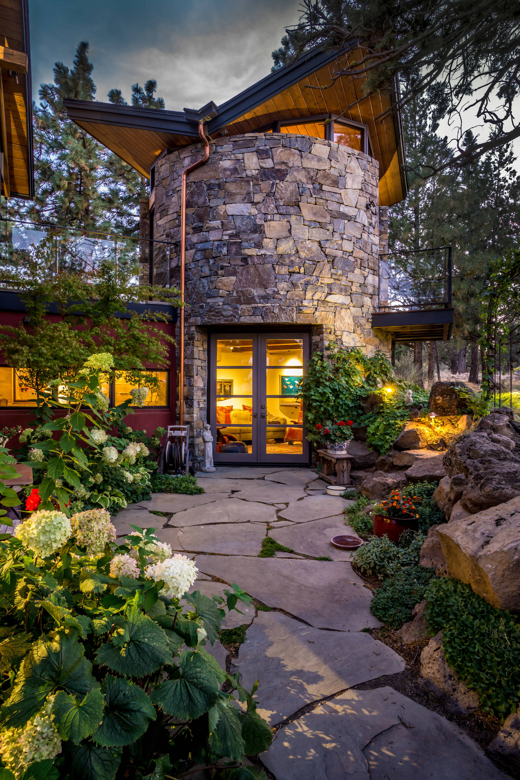 Stunning Rustic Landscape Designs