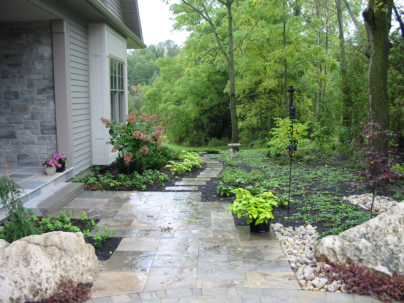 Natural Backyard Landscaping Ideas