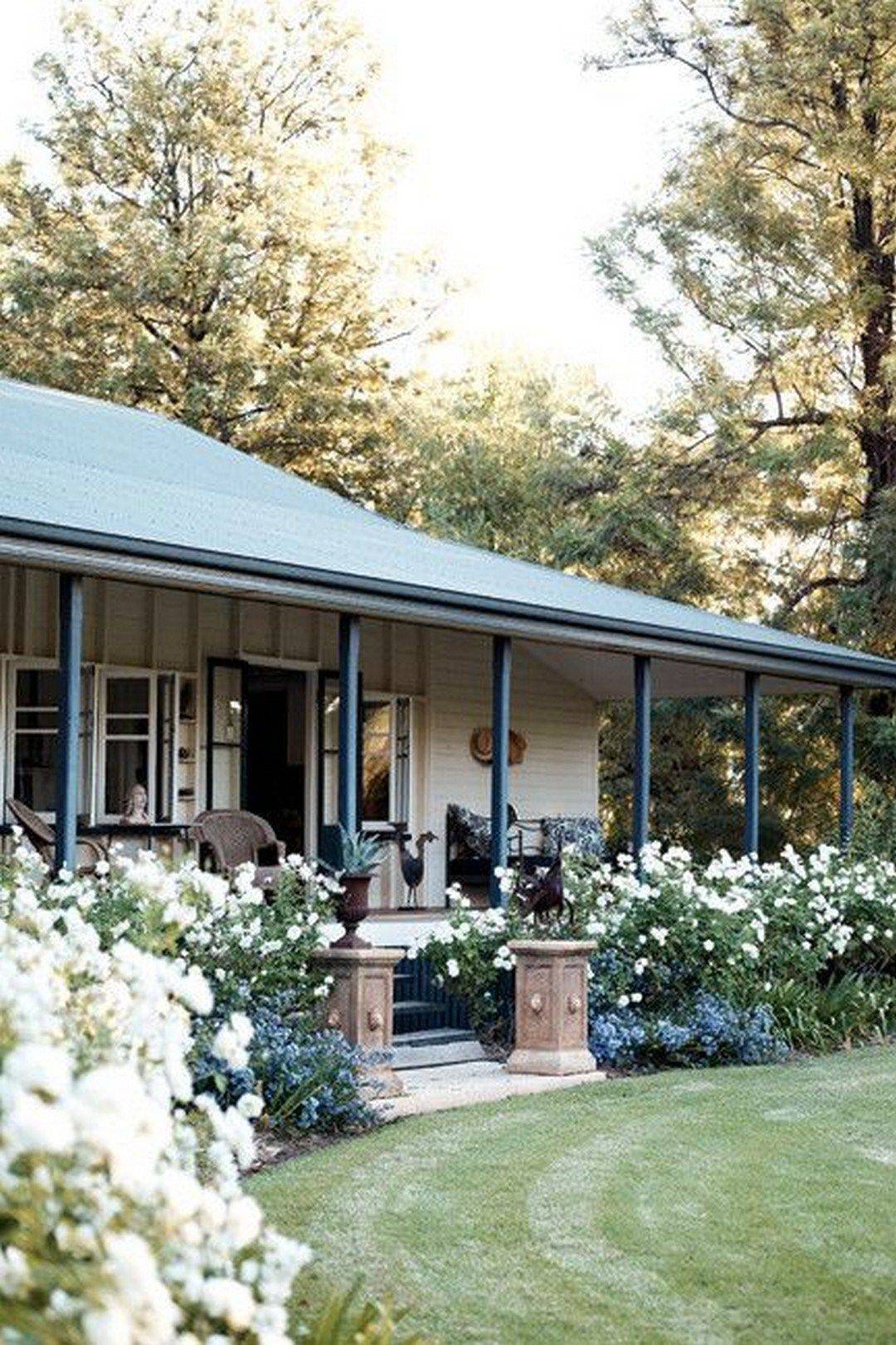 Awesome Farmhouse Backyard Landscaping Ideas