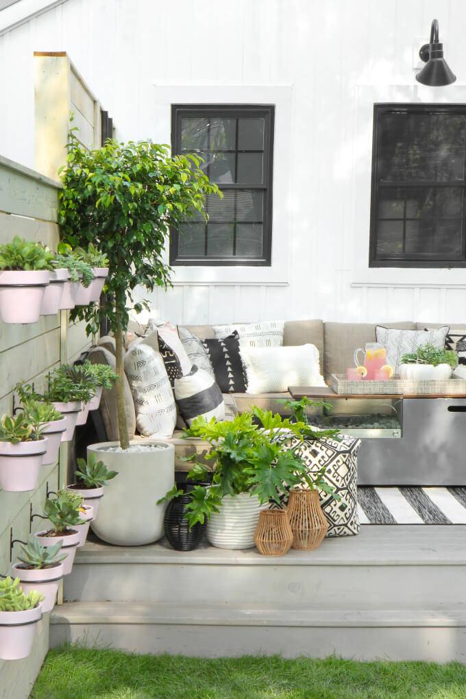 Best Farmhouse Outdoor Decor Ideas