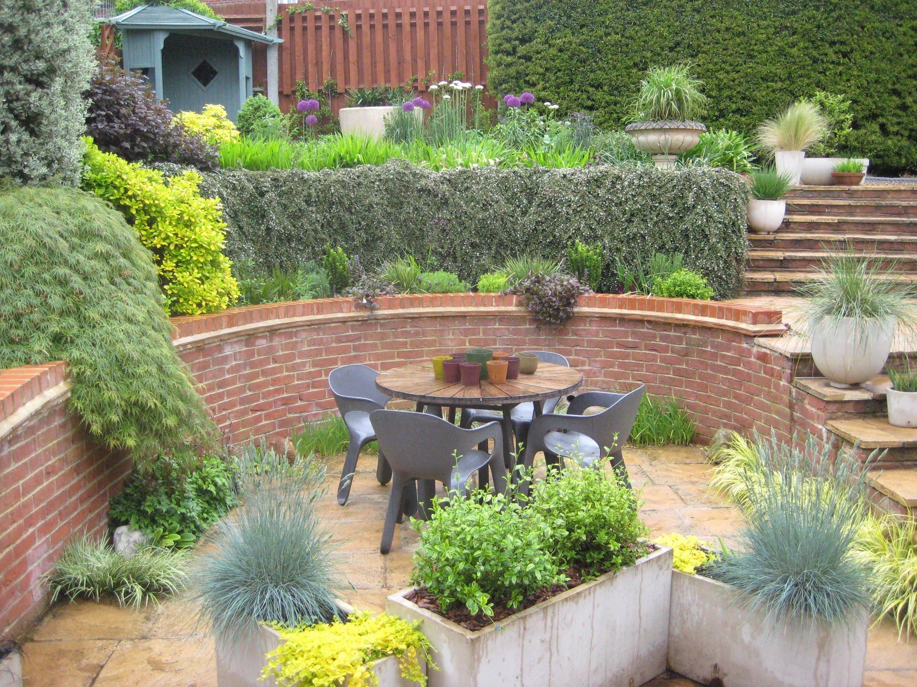 Sloping Gardens Yard Landscaping Simple