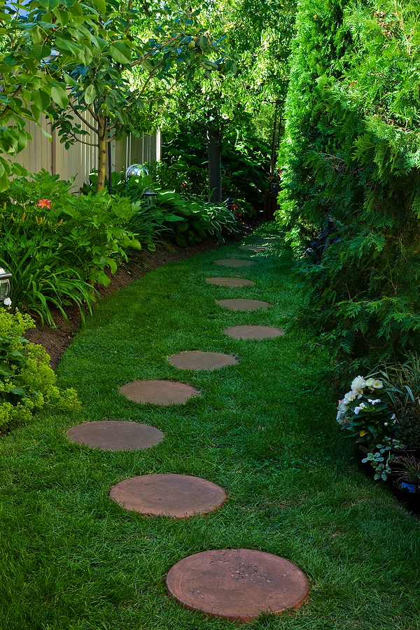 Innovative Stepping Stone Pathway Decor