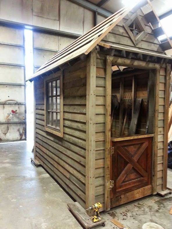 Showoff Organic Gardening Rustic Shed