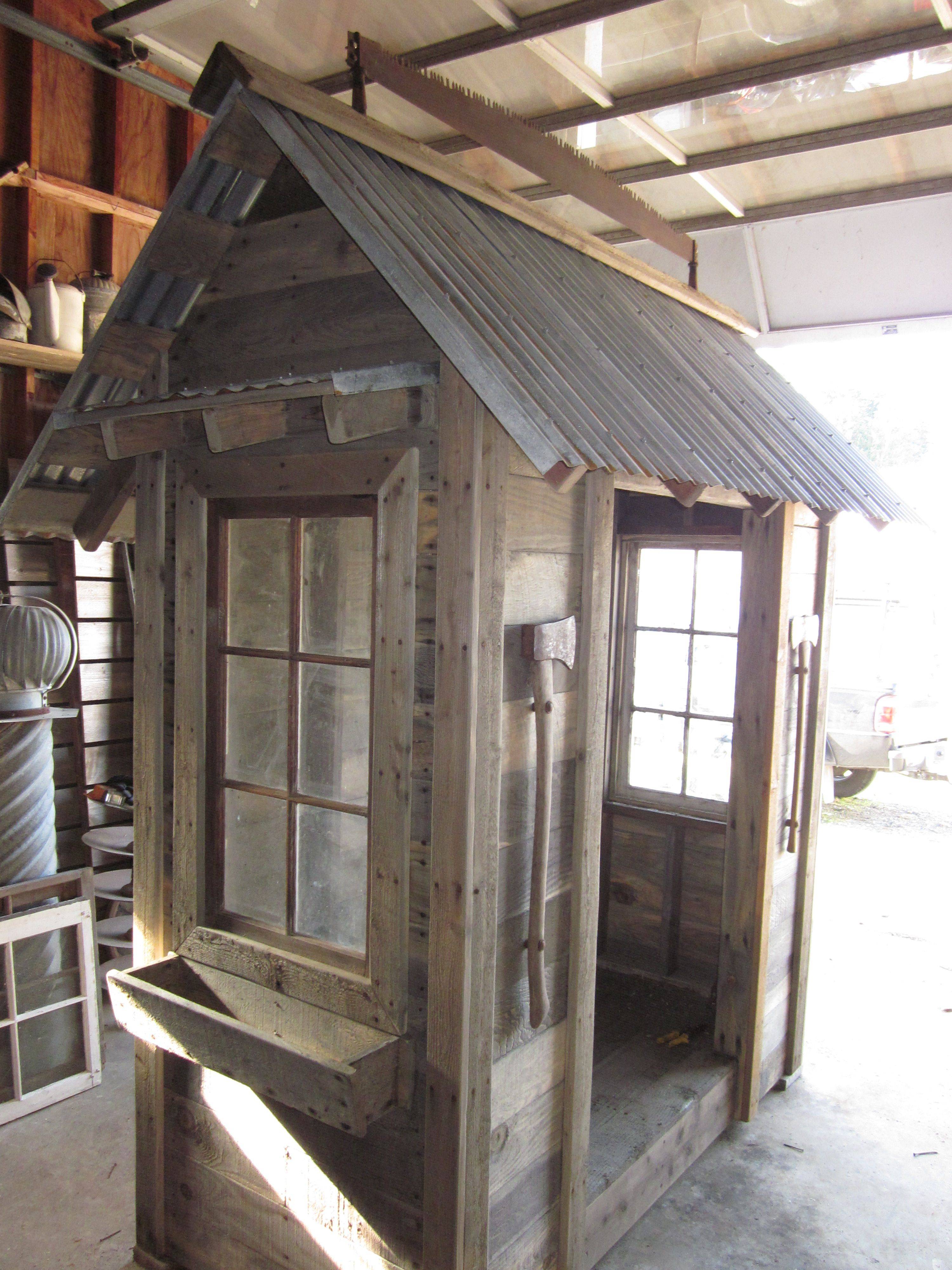 Jeans Coop Rustic Shed
