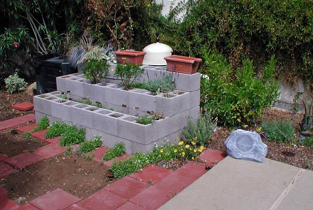 Concrete Cinder Block Garden Ideas