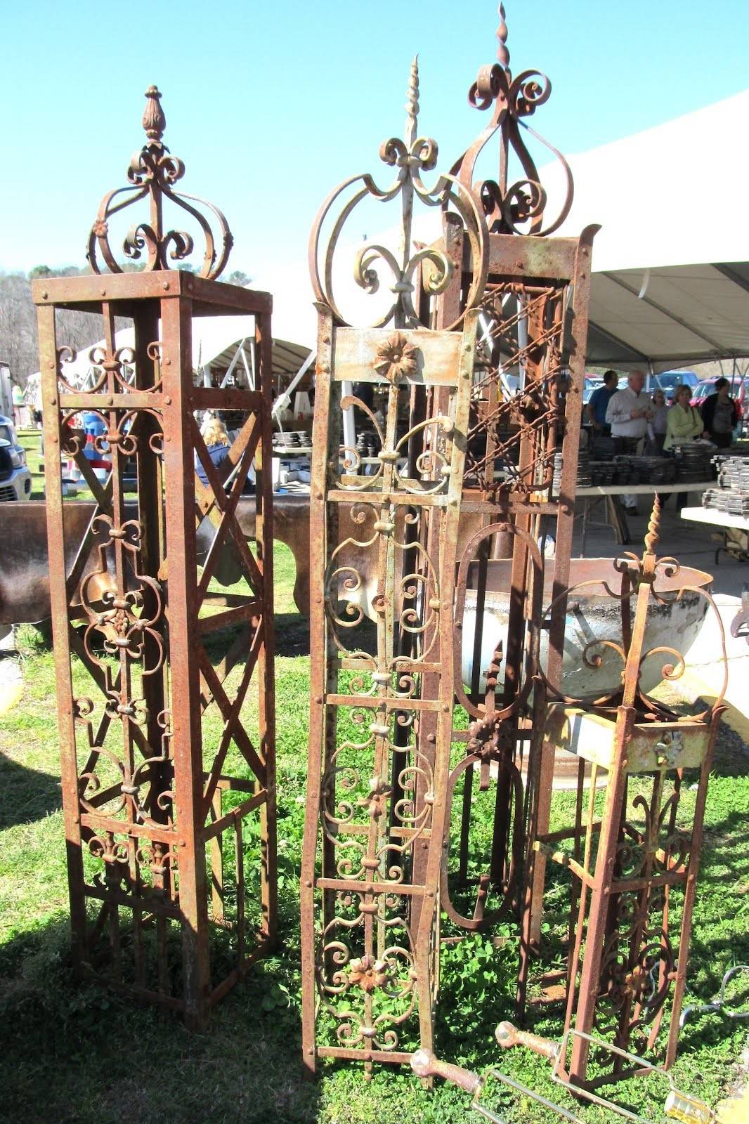 Metal Obelisk Trellis Ideas