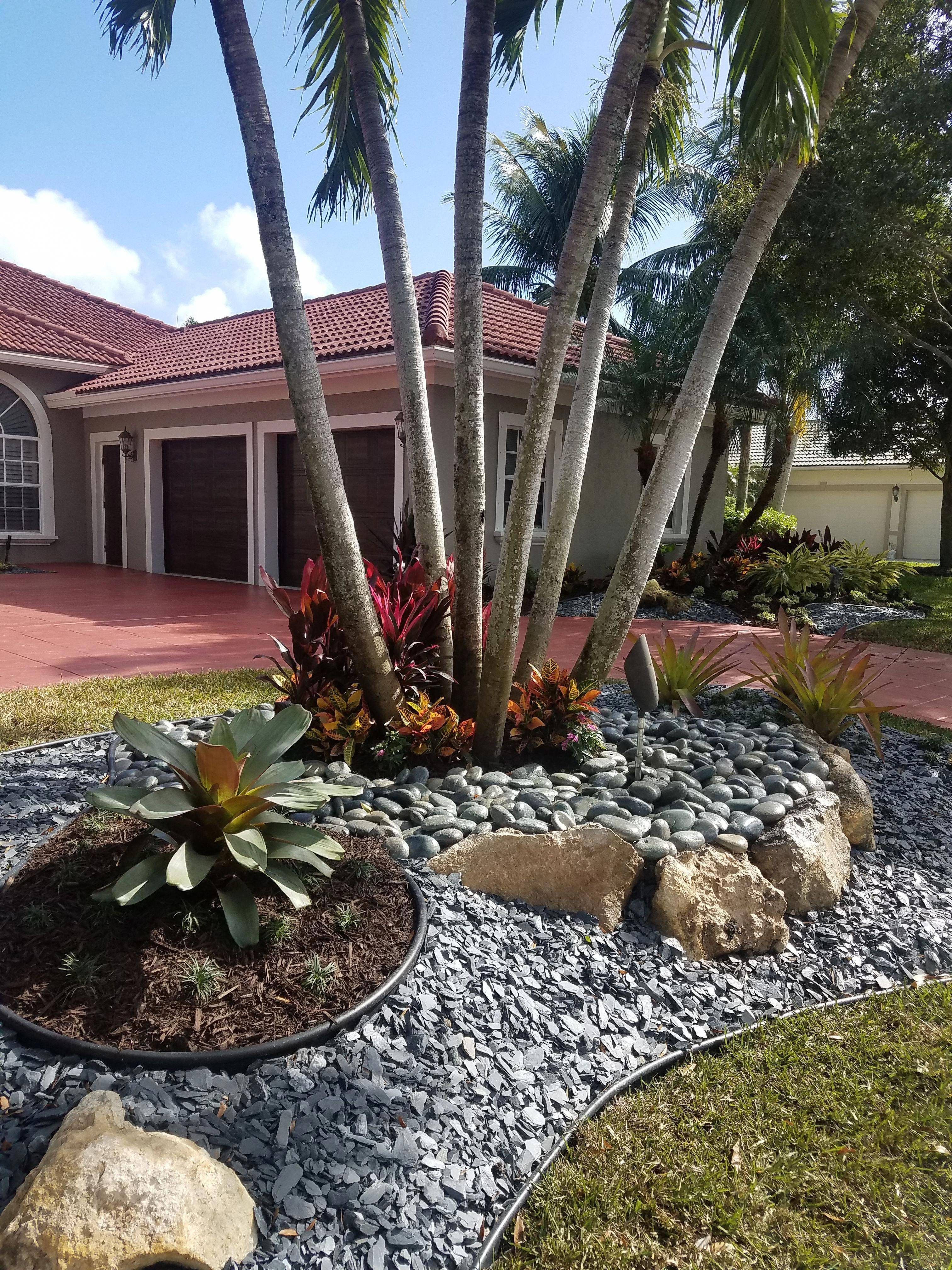 Awesome Front Yard Rock Garden Landscaping Ideas