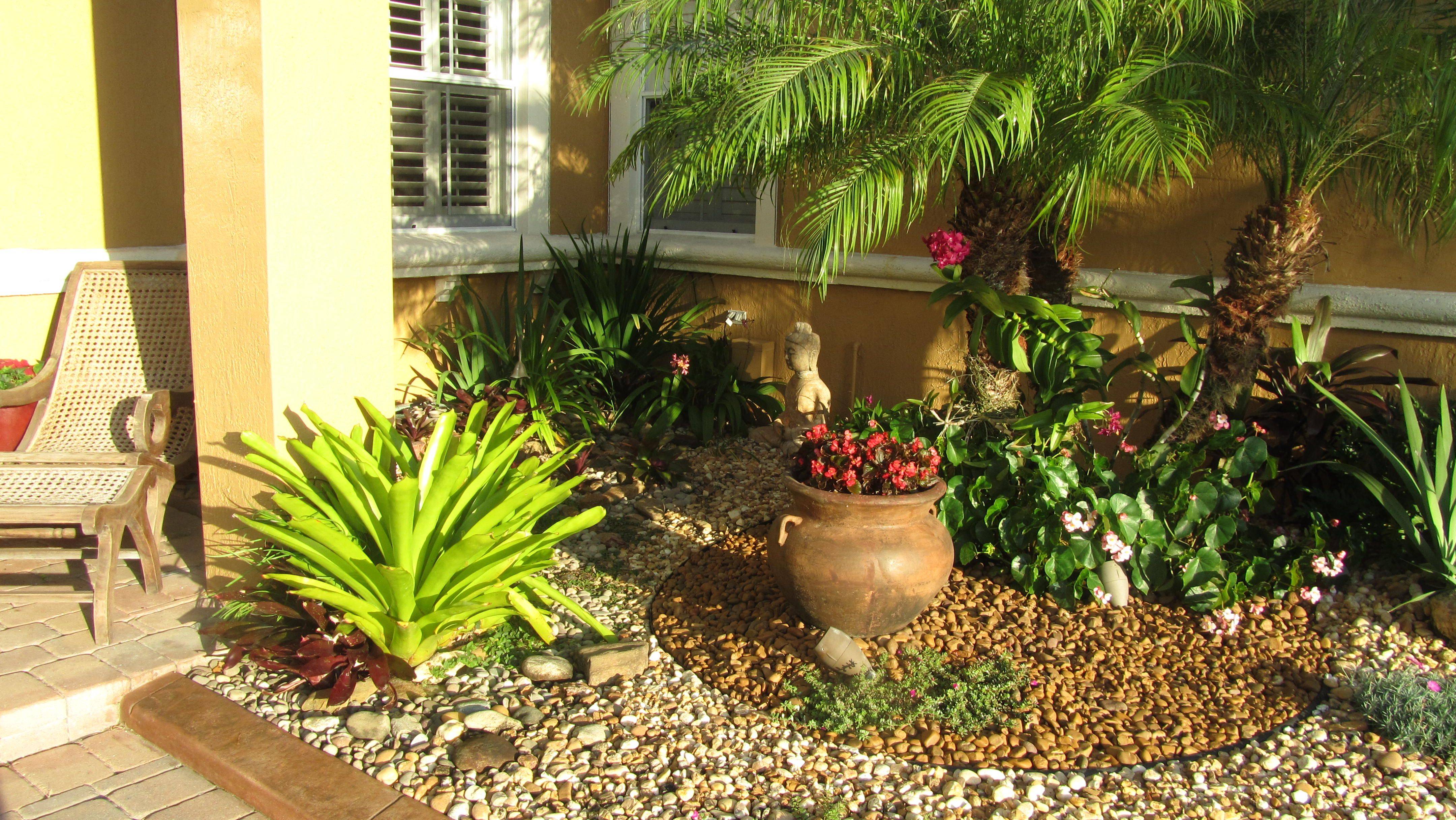 Amazing Beautiful Front Yard Rock Garden Ideas