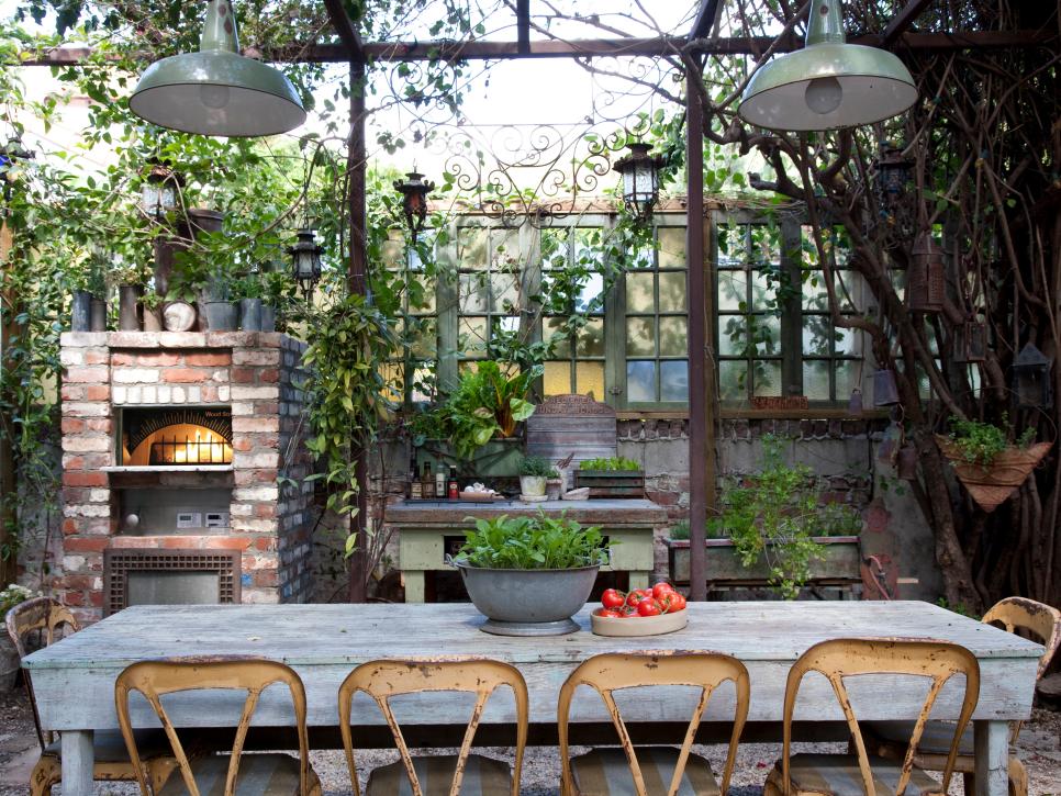 Rustic Outdoor Dining Space Reveal