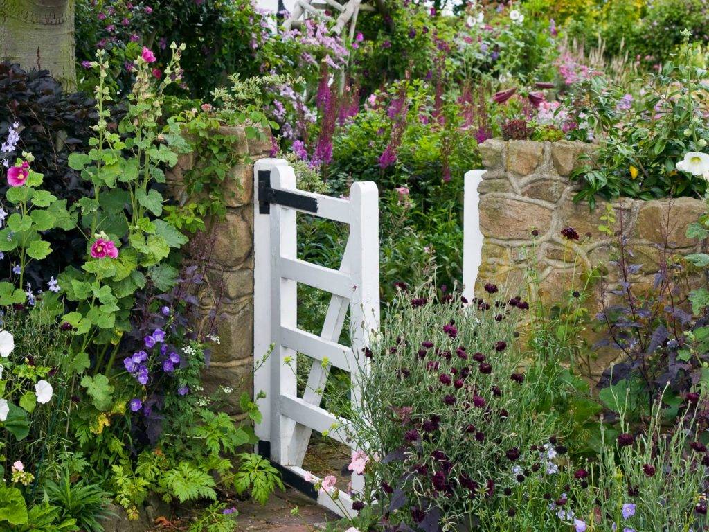 Low Cost Rustic Garden Features