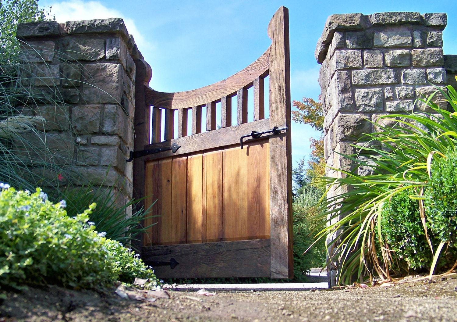 Farm Style Fence Driveway Gates