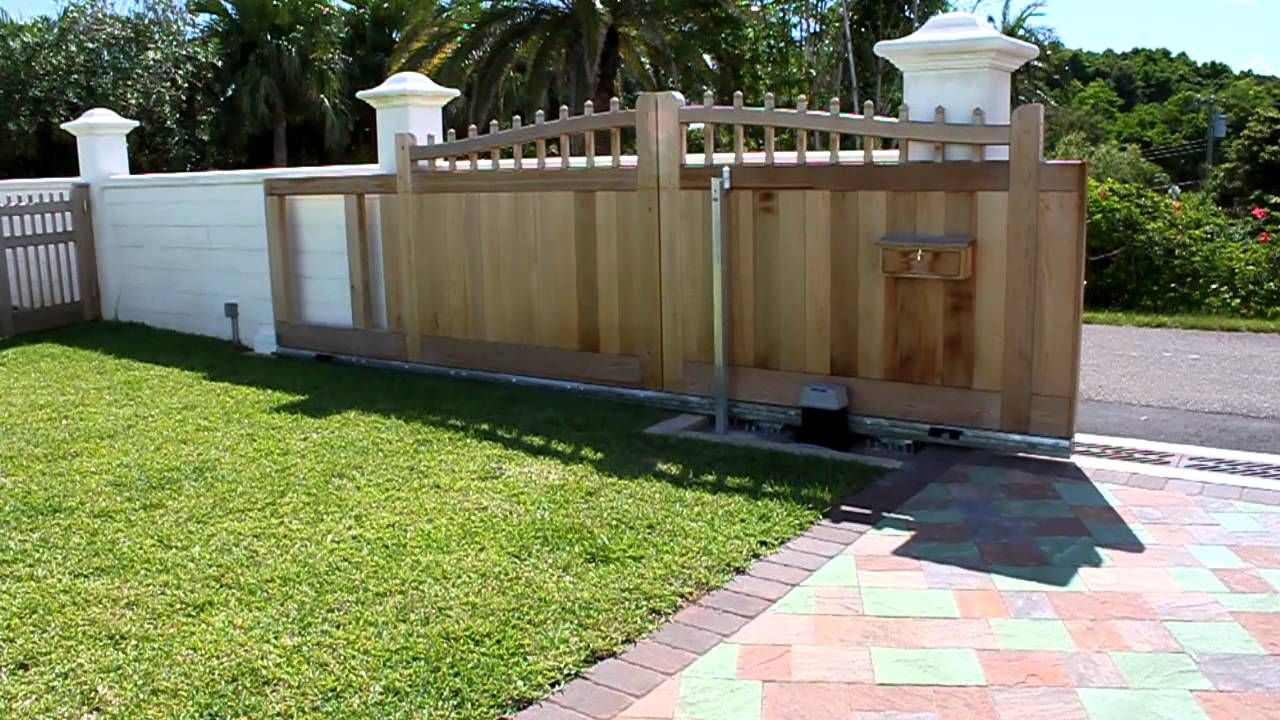 Decor Extraordinary Wooden Driveway Gate