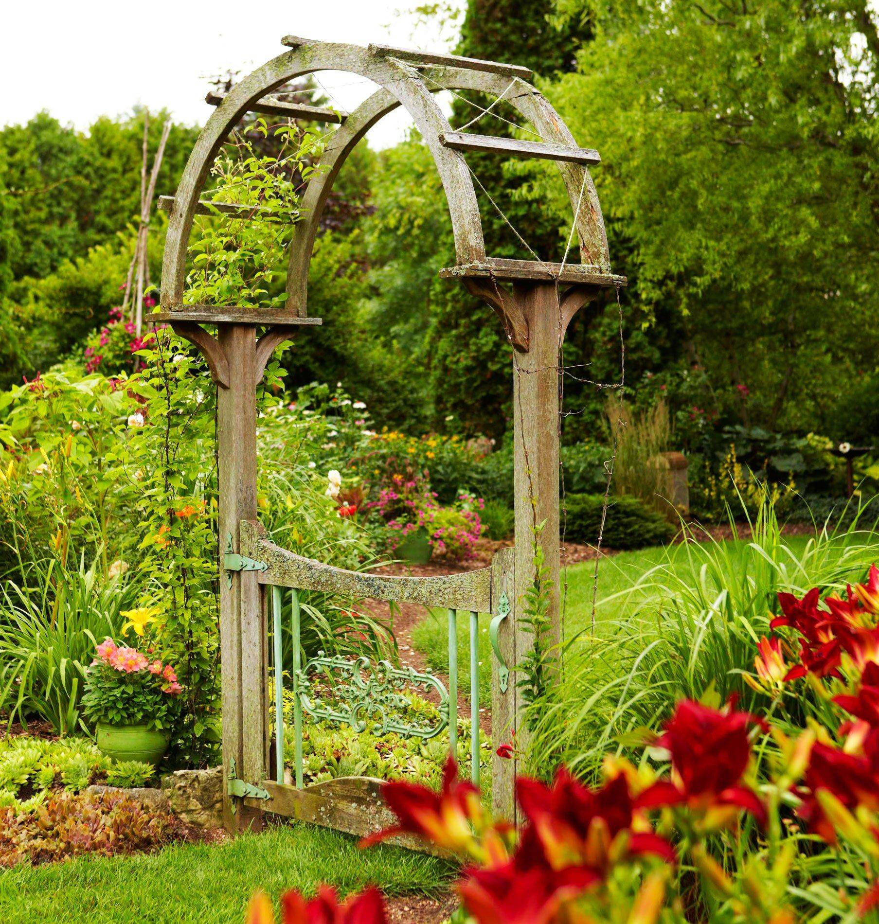 Cool Garden Fence Decoration Ideas