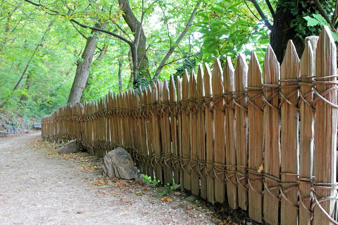25 Rustic Garden Fencing Ideas For This Year SharonSable