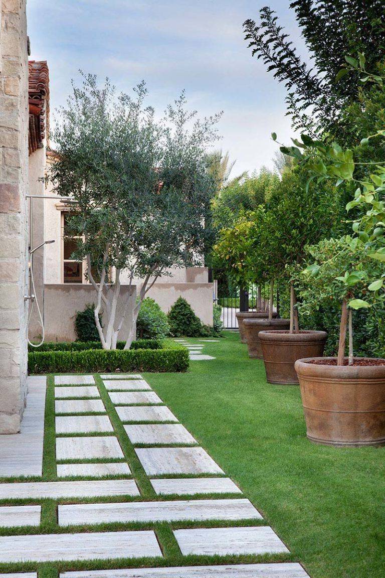 Luxury House Courtyard Gardens