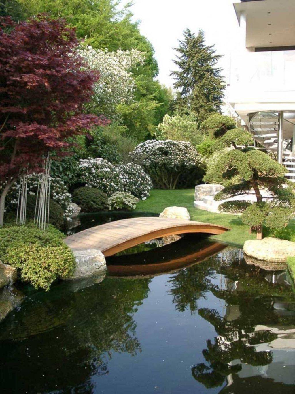 Zen Courtyard Modern Japanese Garden