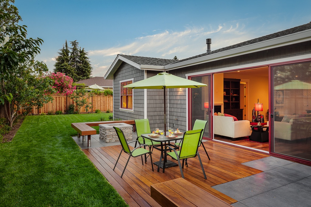 Modern Backyard Design Ideas