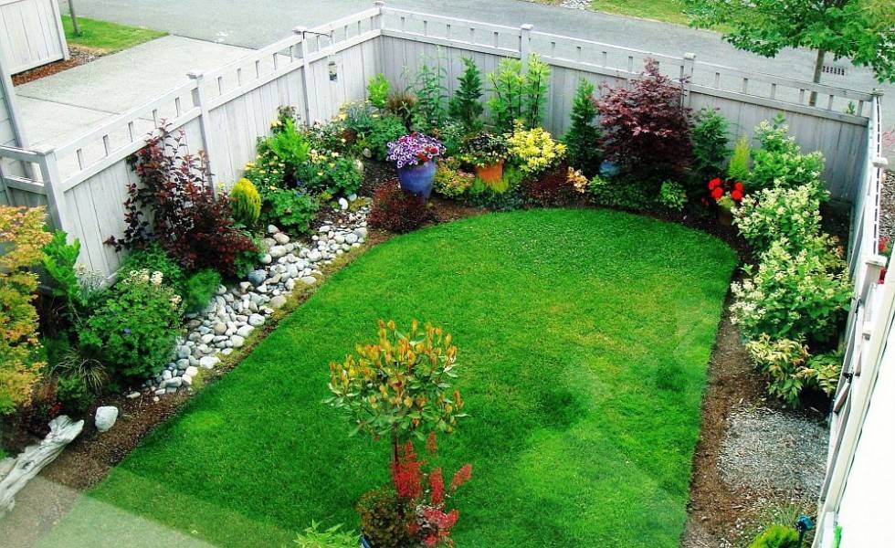 Small Square Gardens Garden Design