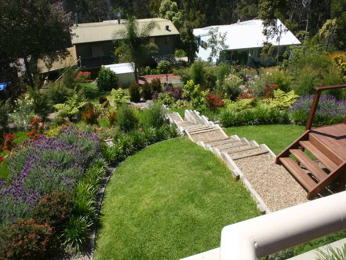 Semiformal Garden Lush Garden Design