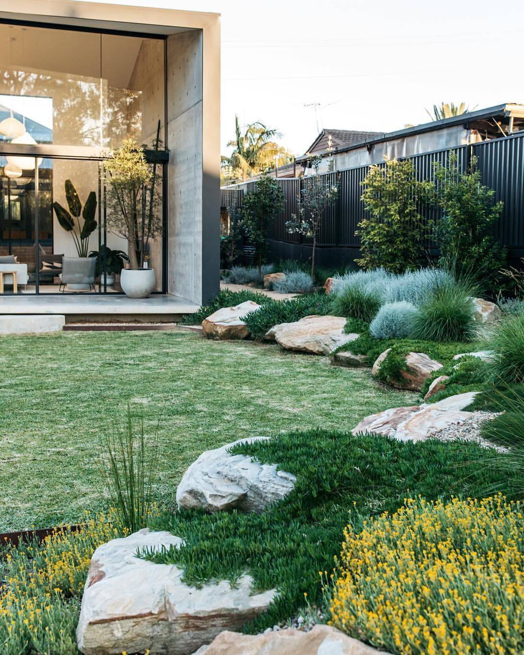 Front Yard Landscaping Design