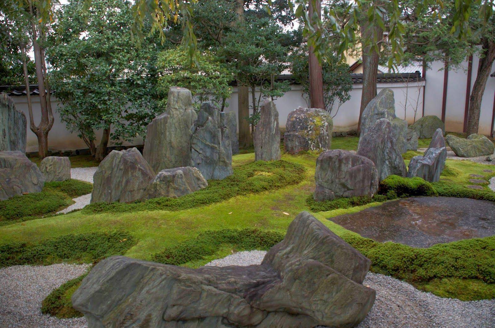 Natural Boulder Stone Arrangements