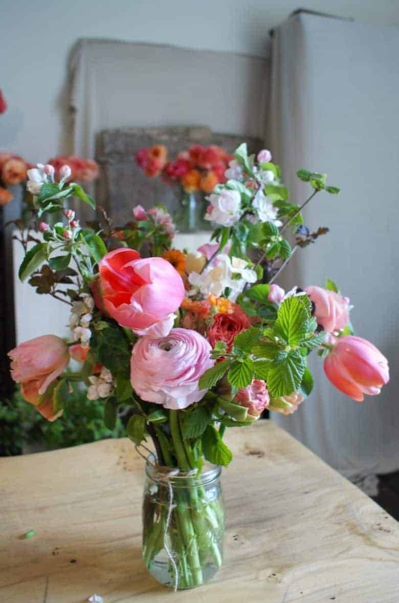 A Rustic English Gardeninspired Centrepiece