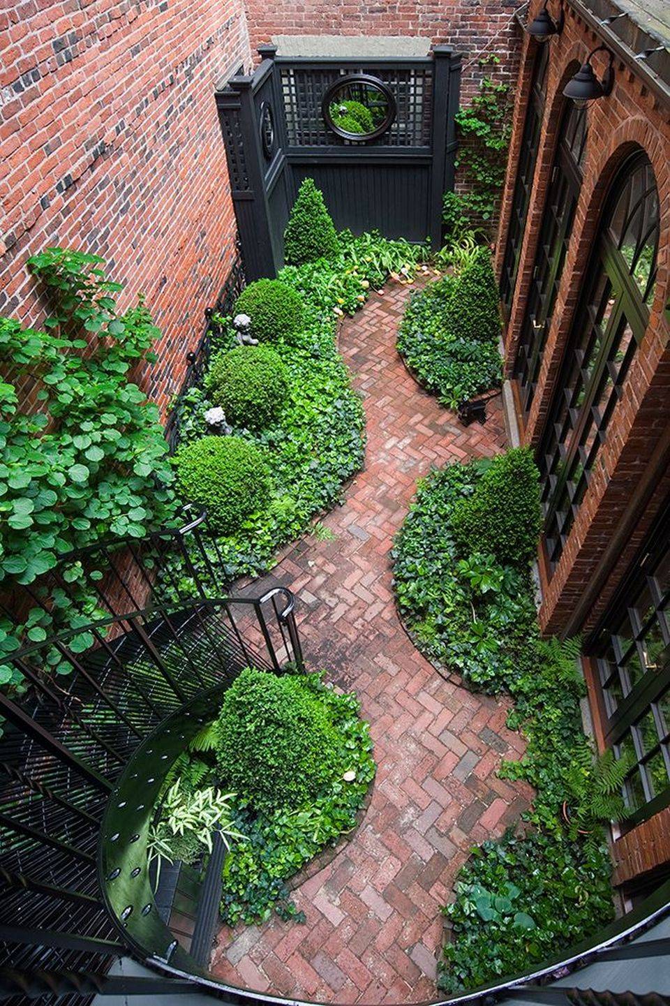 Amazing Small Courtyard Garden Design Ideas Pimphomee