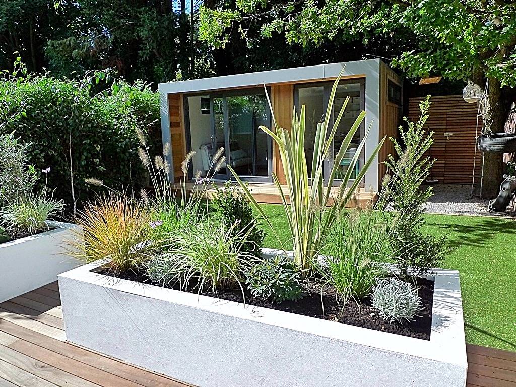 Modern Small Low Maintenance Garden Fake Grass Grey