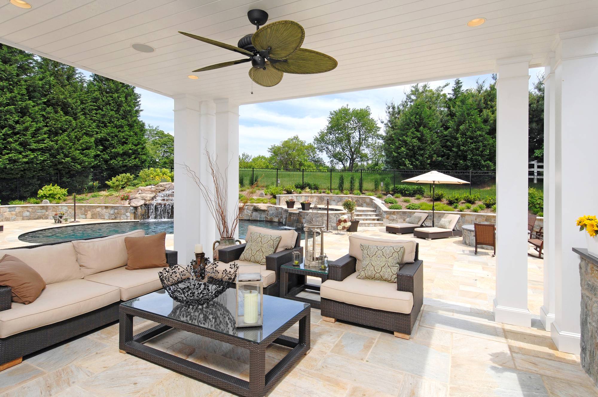 Wonderful Outdoor Room Backyard Pergola Design Ideas