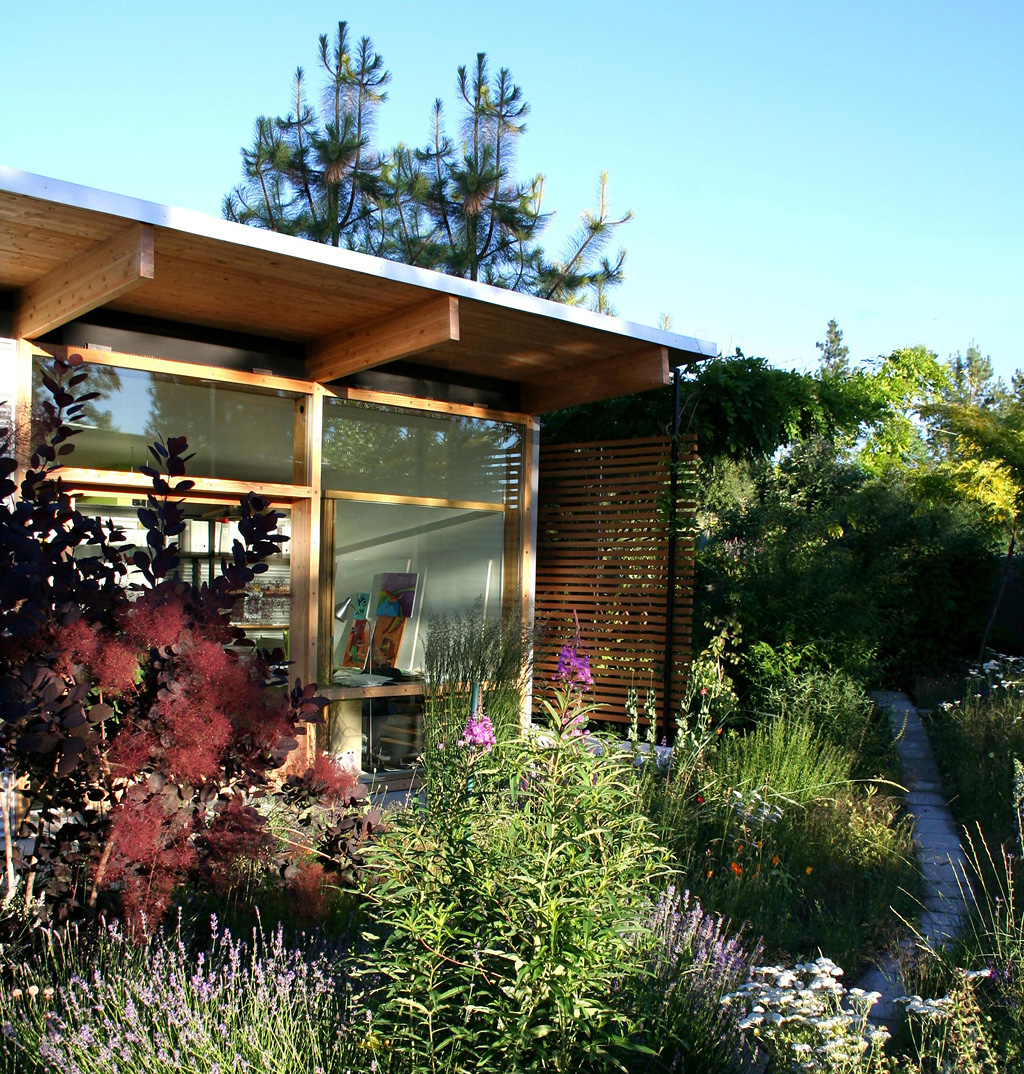 This Small Northern California Backyard