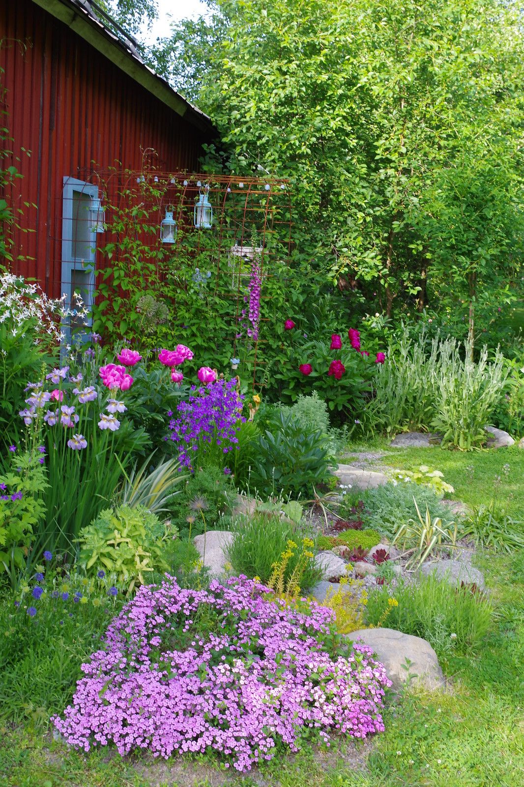 Summer Flower Garden Wallpaper