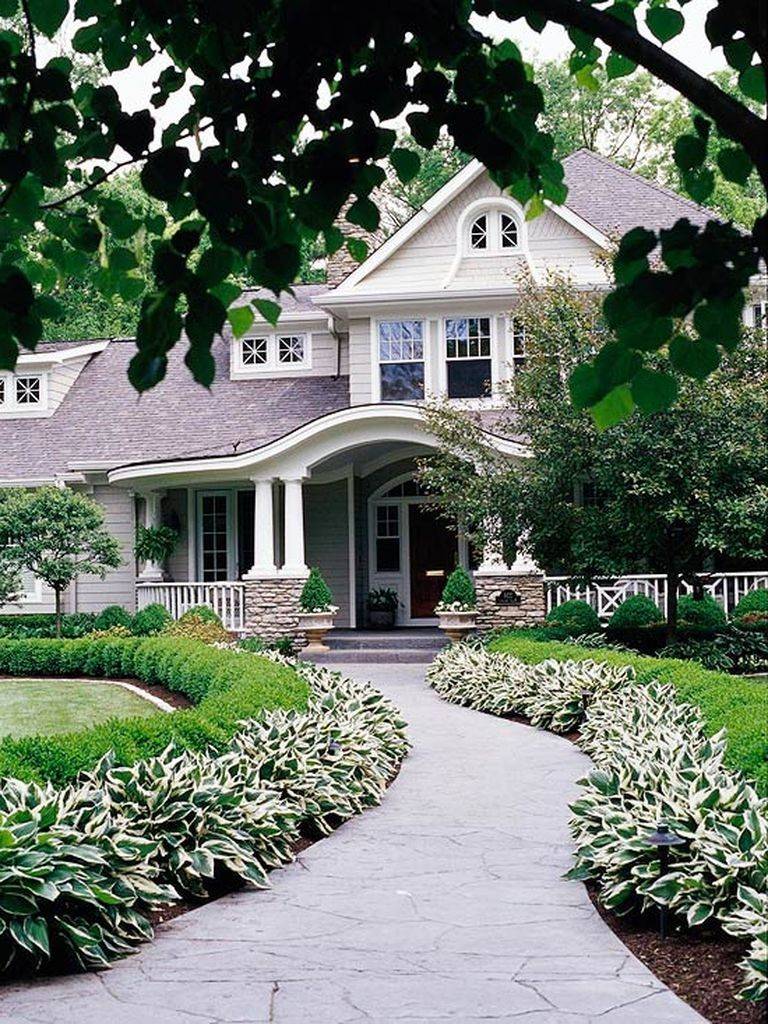 Simple And Small Front Yard Landscaping Ideas