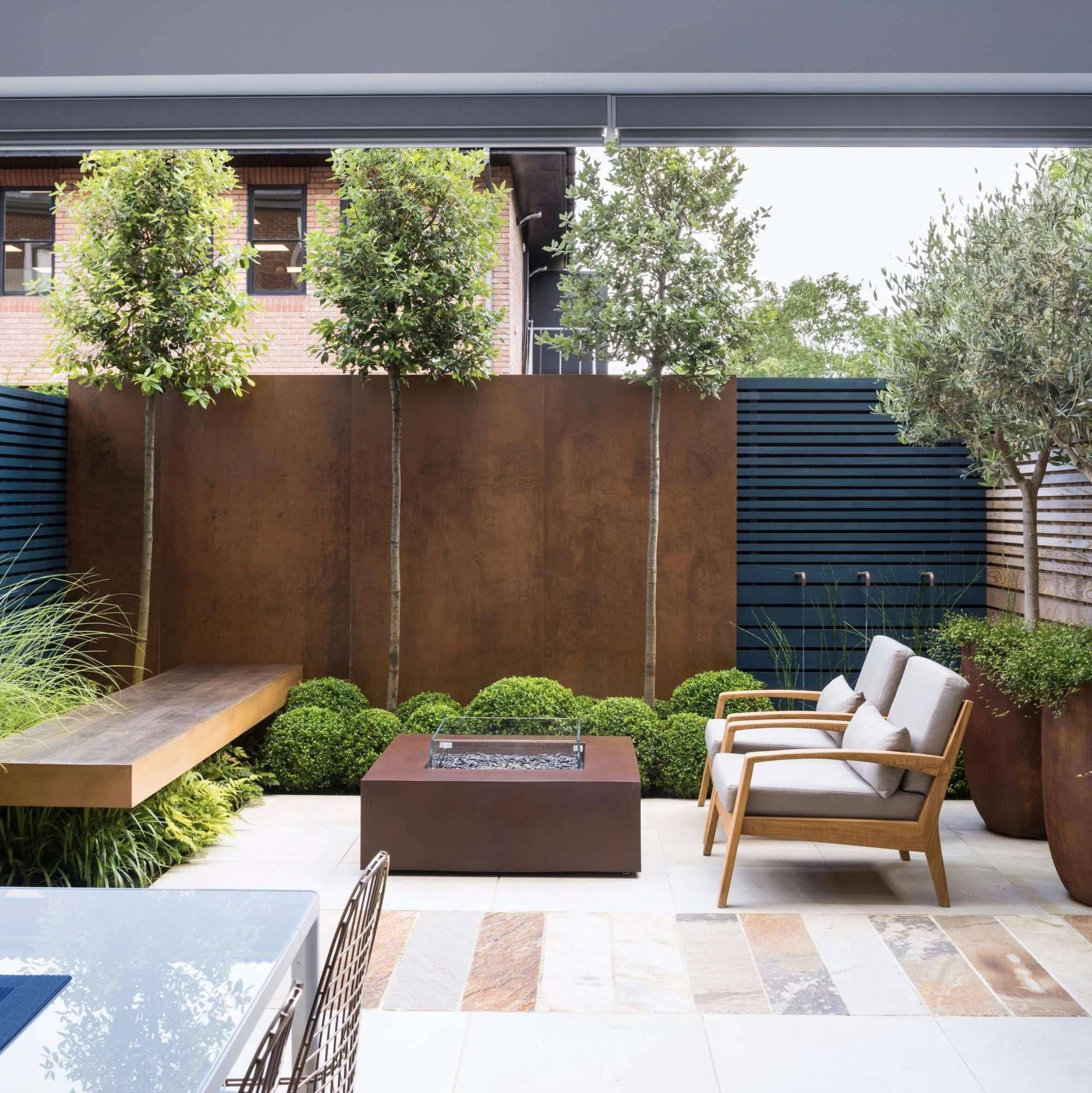 Chic Small Courtyard Garden Design Ideas