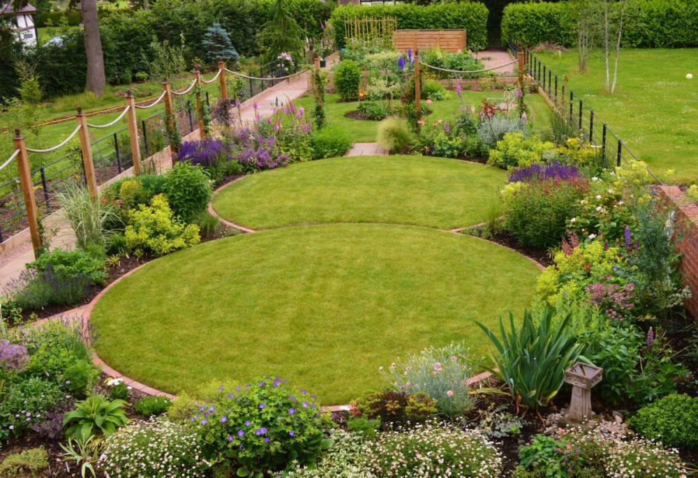 Amazing Beautiful Round Raised Garden Bed Ideas