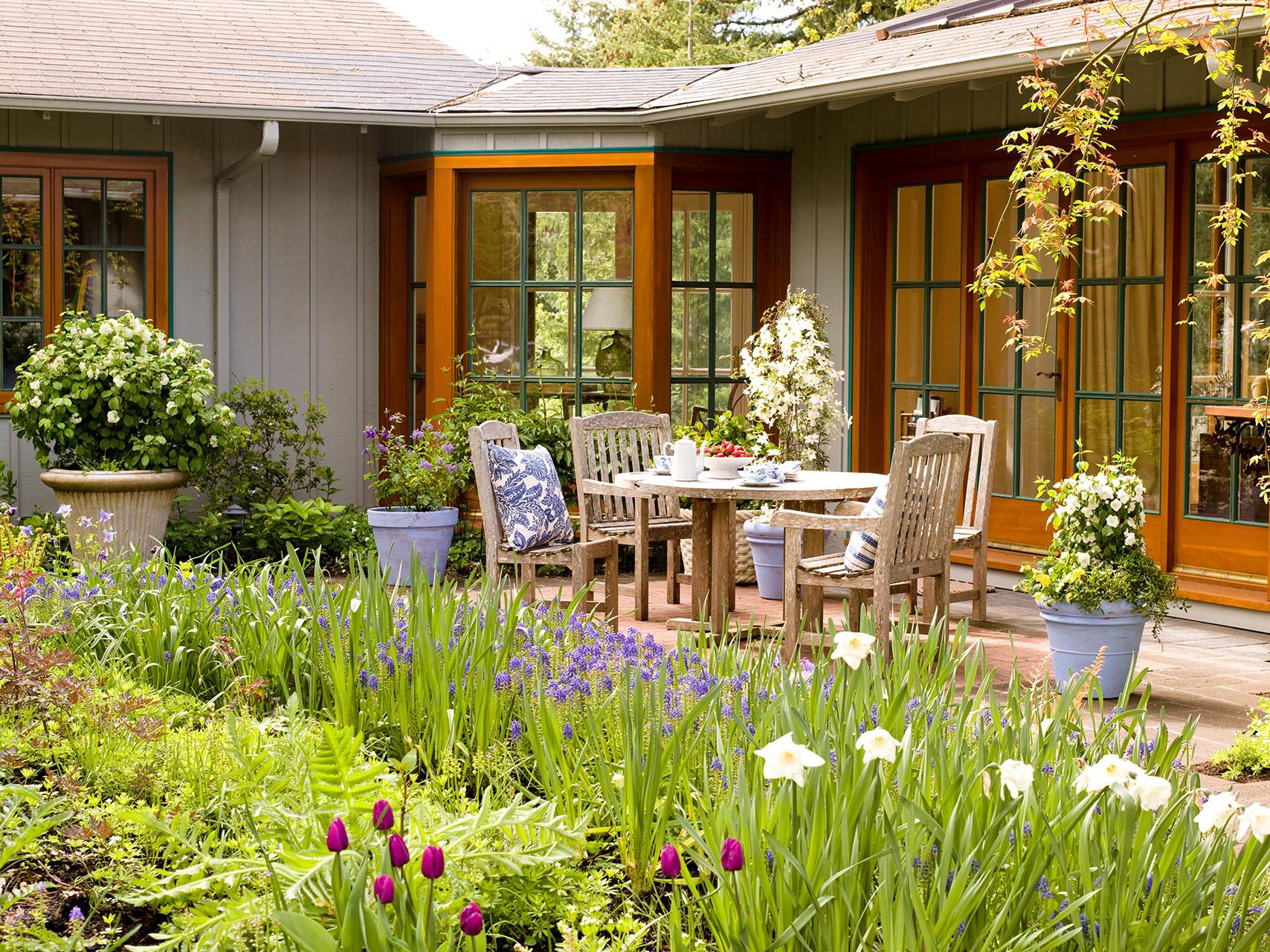 Modern Front Garden Design Ideas