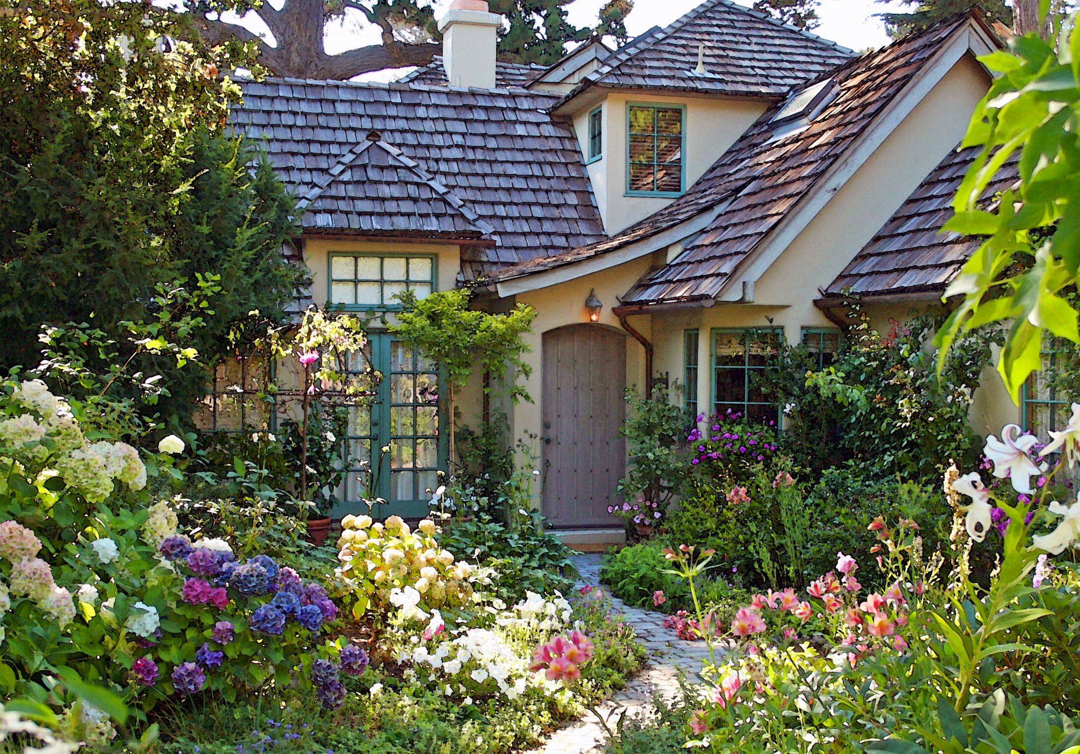 Perfect Front Yard Cottage Garden Ideas