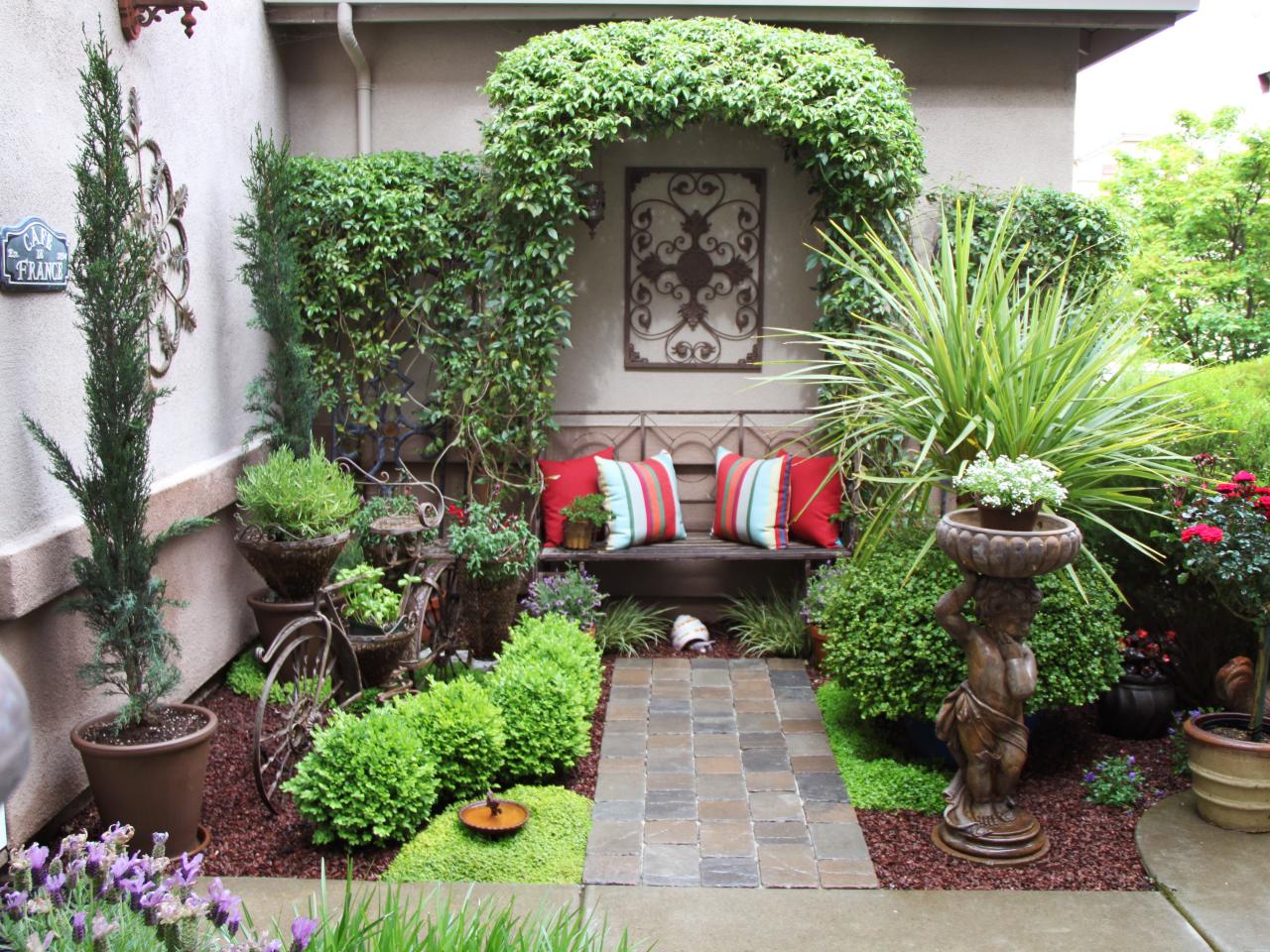 Spectacular Private Small Garden Design Ideas