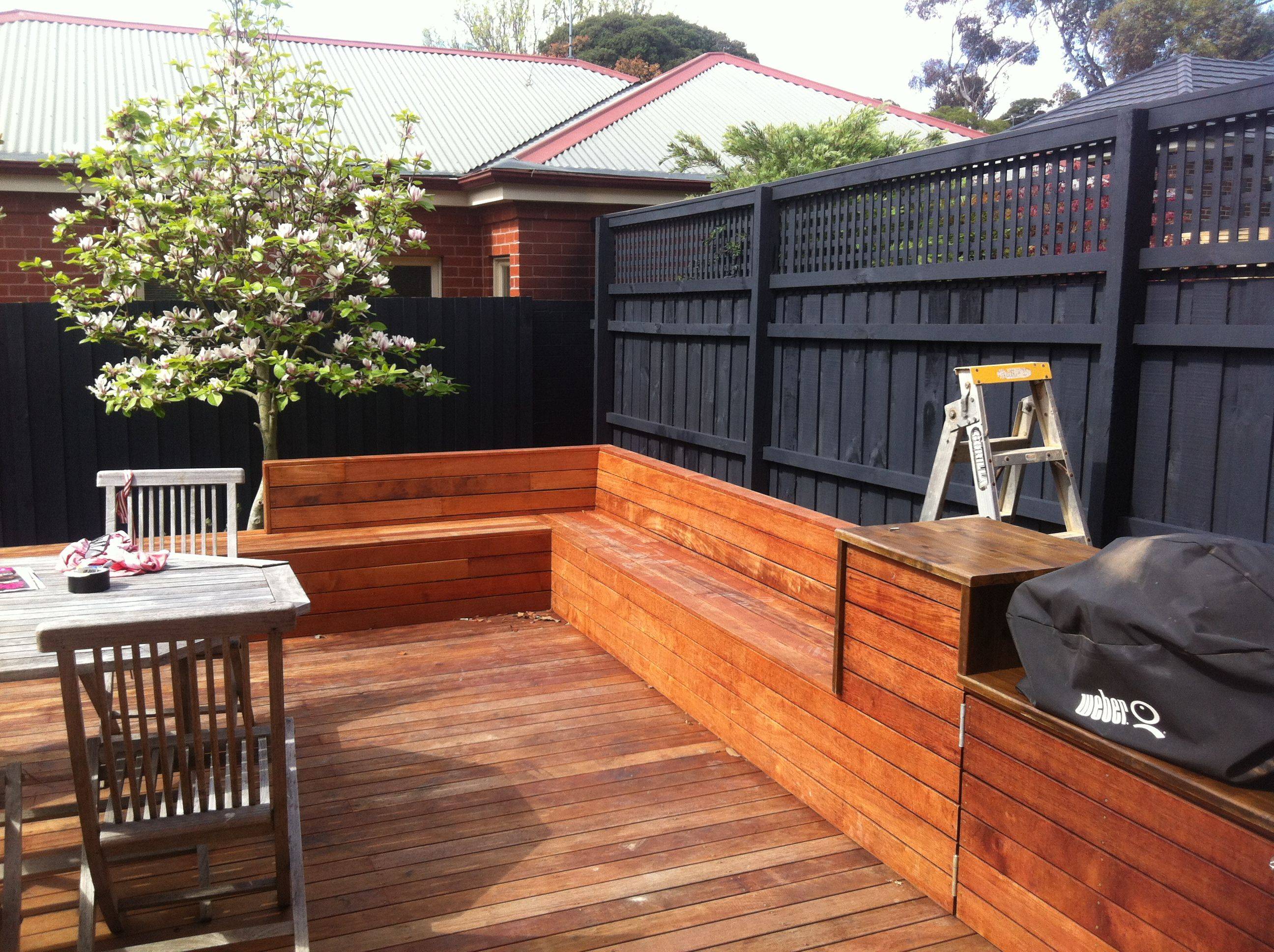 21 Built in Garden Seating Ideas Worth a Look | SharonSable