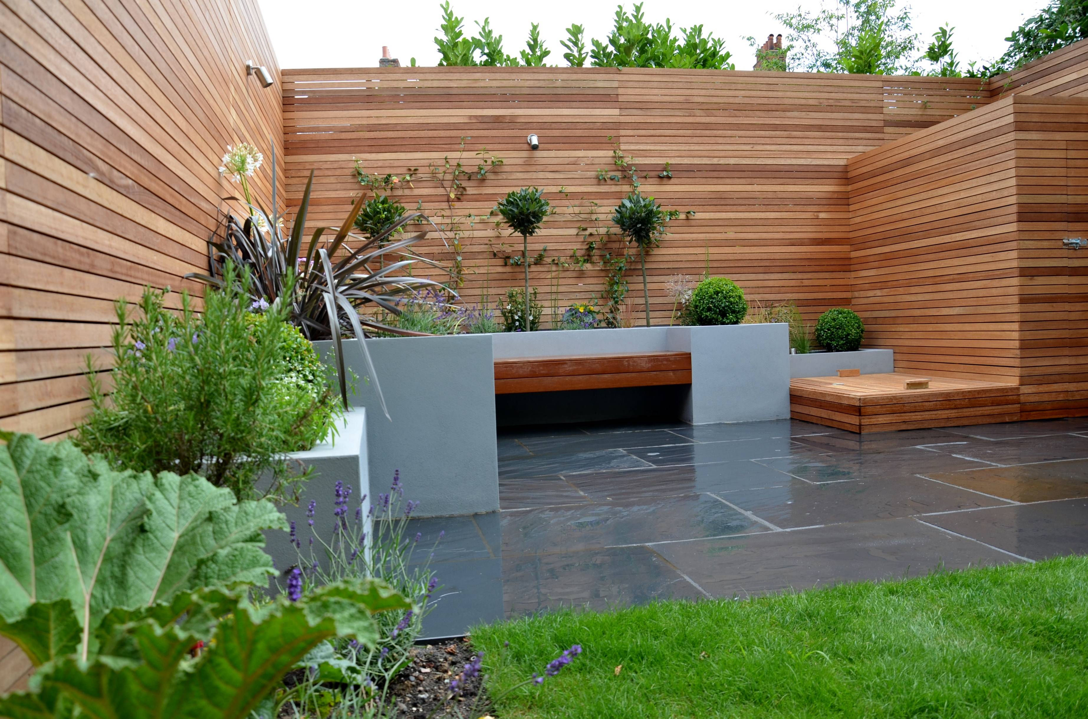 Grey Modern Garden Design Slate Paving Screen