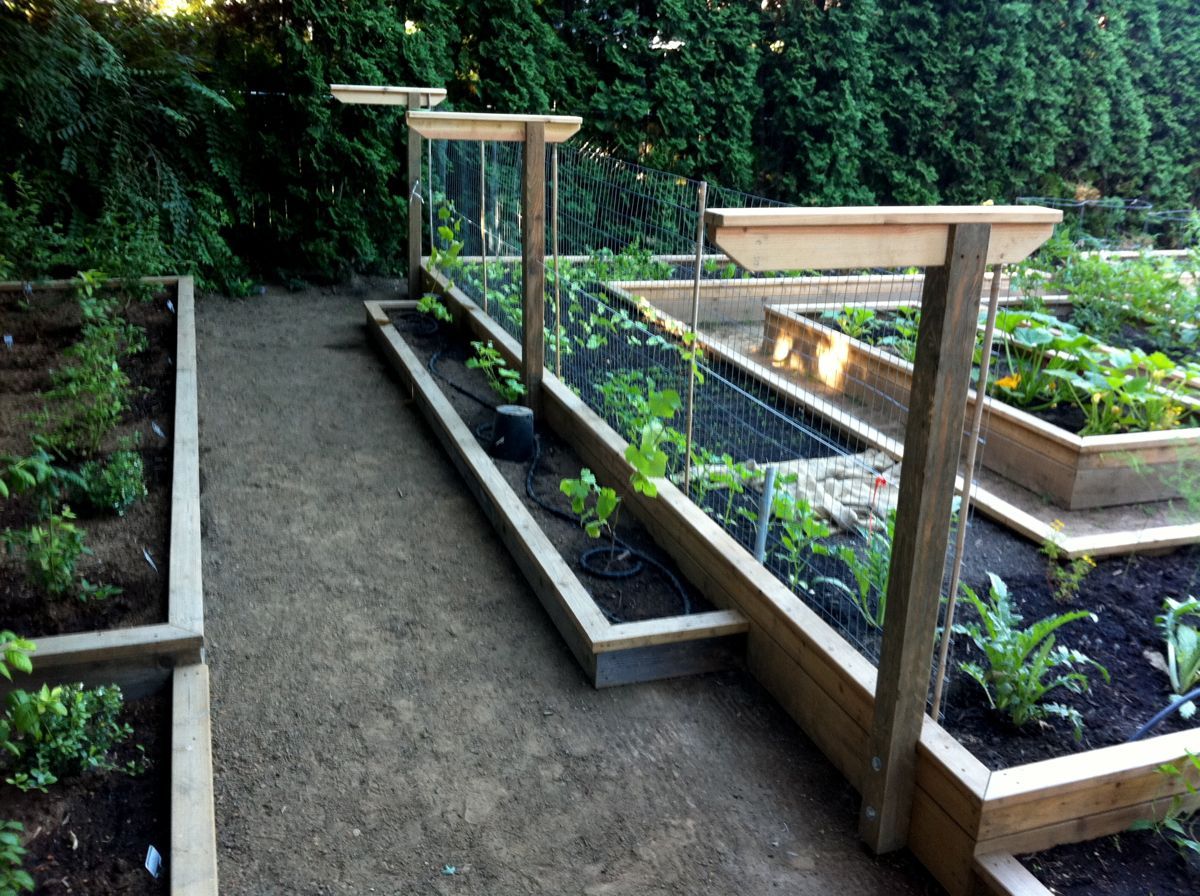 Pretty Privacy Fence Planter Boxes Ideas