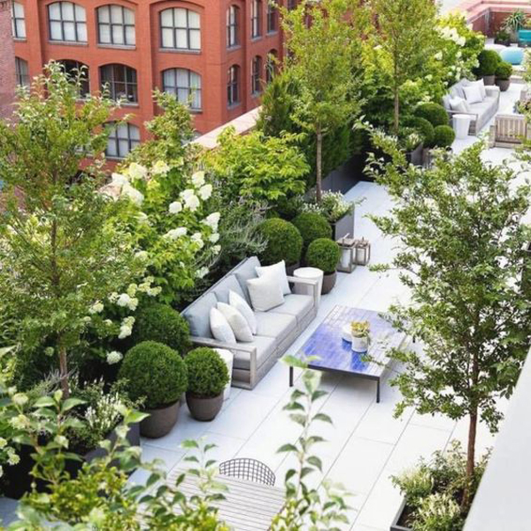 New York City Rooftop Garden Offers Views