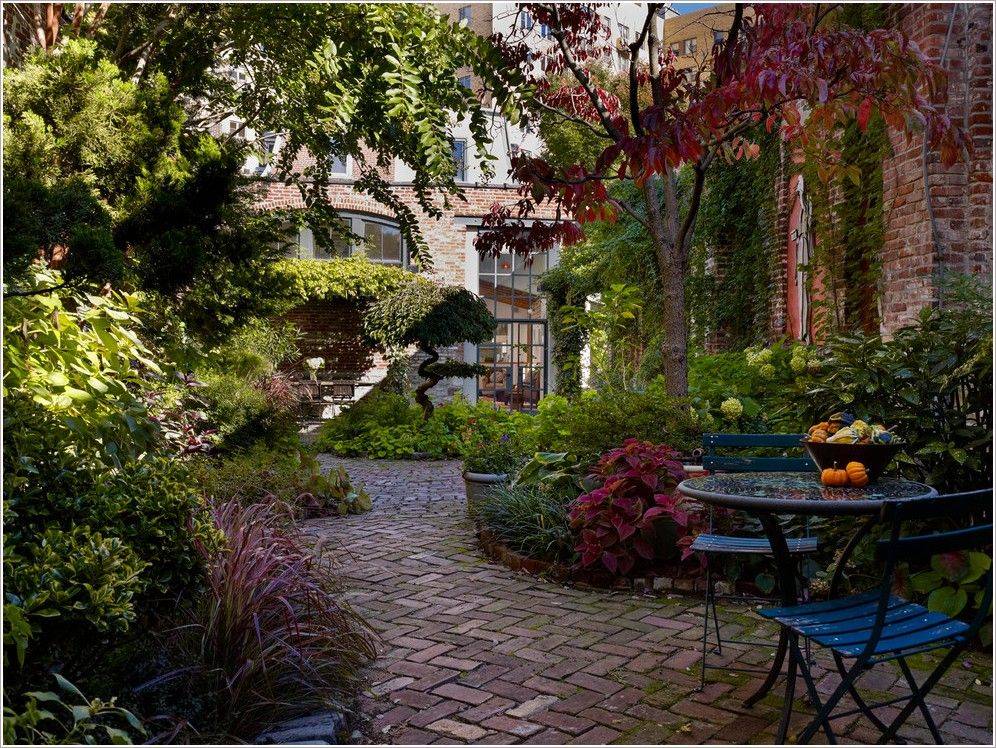 European Style Small Yard Patio Courtyard Exterior Renovation