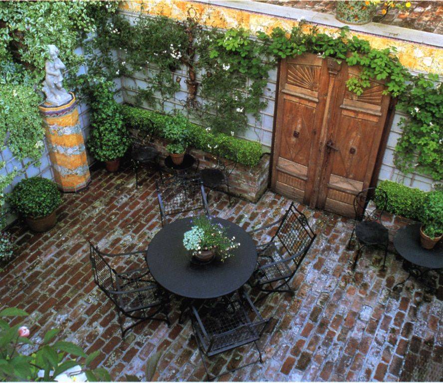 Secret Garden Hideaway Spring Project