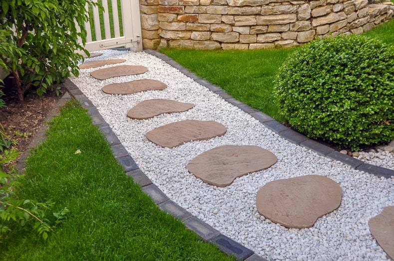 Stylish Stepping Stone Pathway Decor Ideas