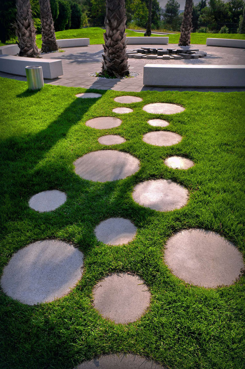 Square Stepping Stone Walkway